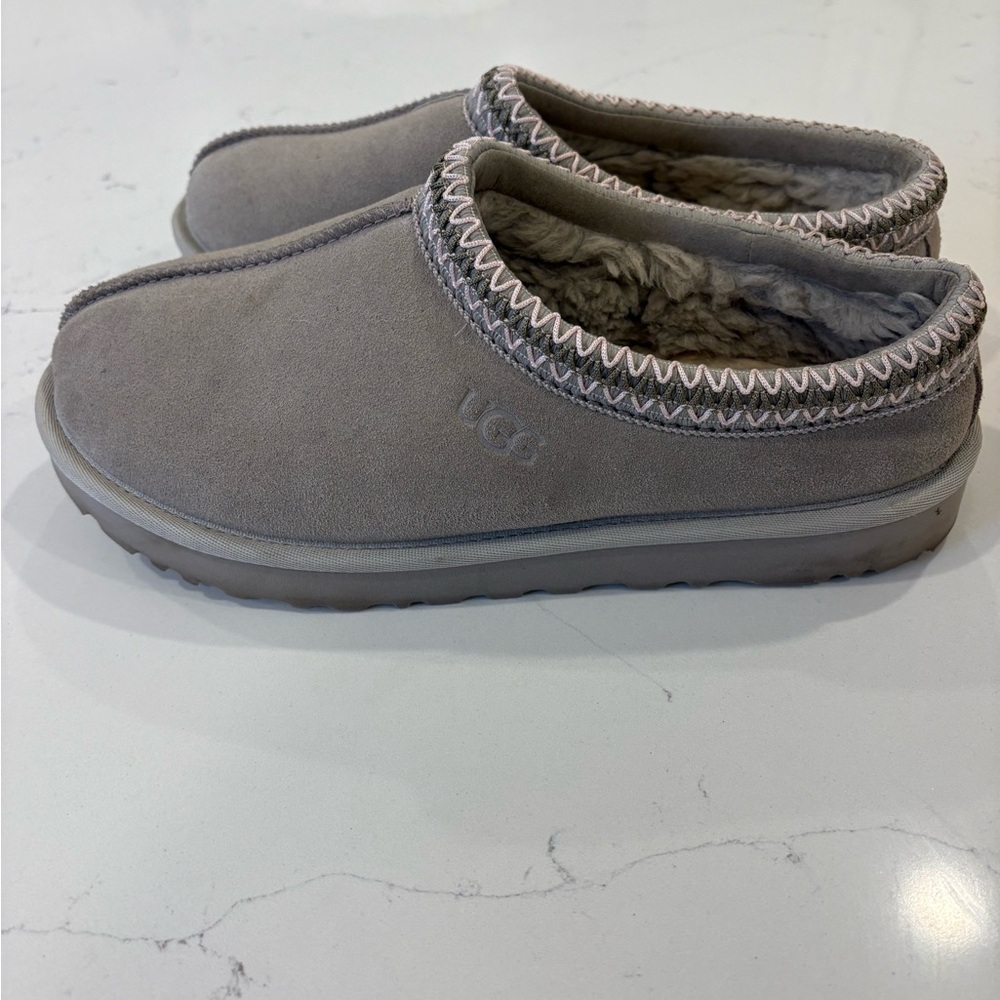 UGG Gray Suede Tasman with Plush Lining Size 9 in Goat